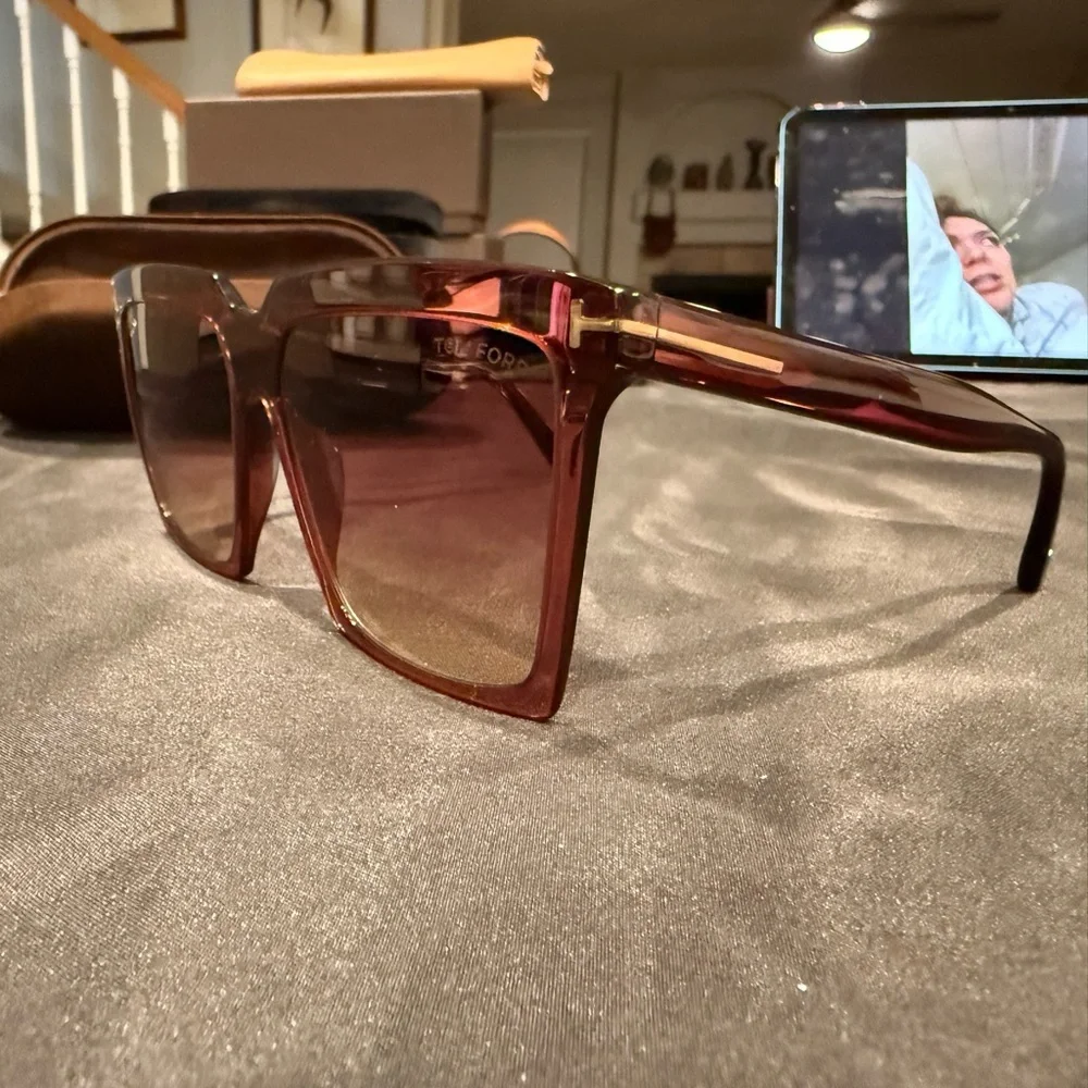 Tom Ford Sabrina-02 (FT0764) sunglasses with case and dusty - Picture 9 of 15